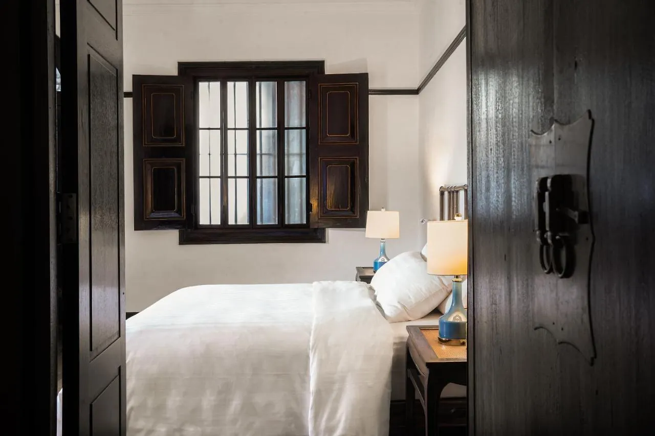 Hotel Cheong Fatt Tze - The Blue Mansion George Town 4*,